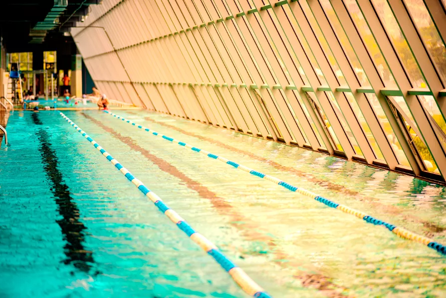 南漳成人混凝土钢结构游泳池项目